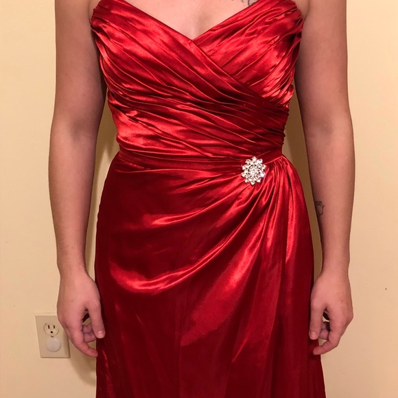 STUNNING - Picture 4 of 6